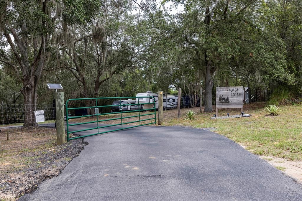 10135 N EM EN EL GROVE ROAD, Leesburg, FL 34788