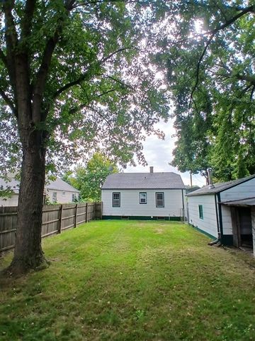 1053 E Empire Avenue, Benton Harbor, MI 49022