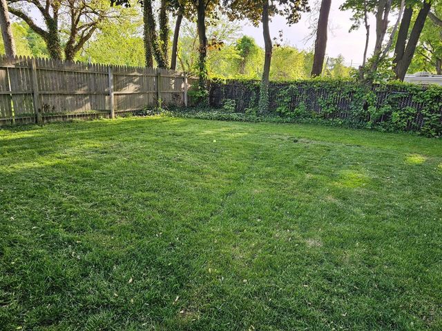 1053 E Empire Avenue, Benton Harbor, MI 49022