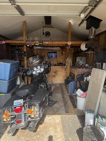 1053 E Empire Avenue, Benton Harbor, MI 49022