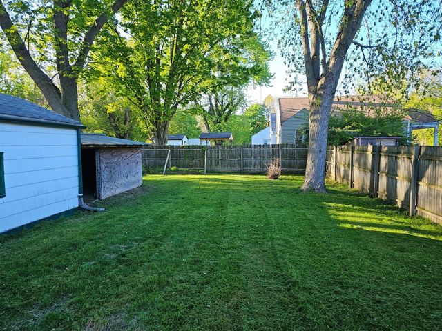 1053 E Empire Avenue, Benton Harbor, MI 49022