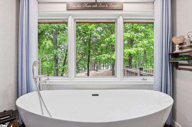 115 Chapel Wood Drive, Anderson, SC 29626