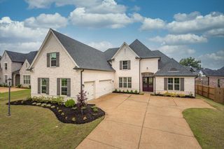 5143 LAWRENCEBURG LN E, Lakeland, TN 38002
