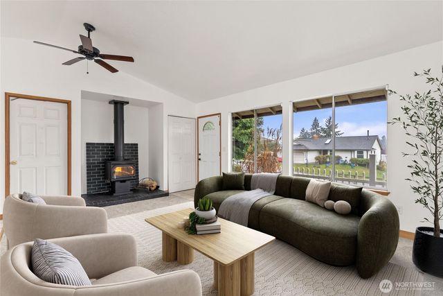 1321 Clover Loop SE, Olympia, WA 98513