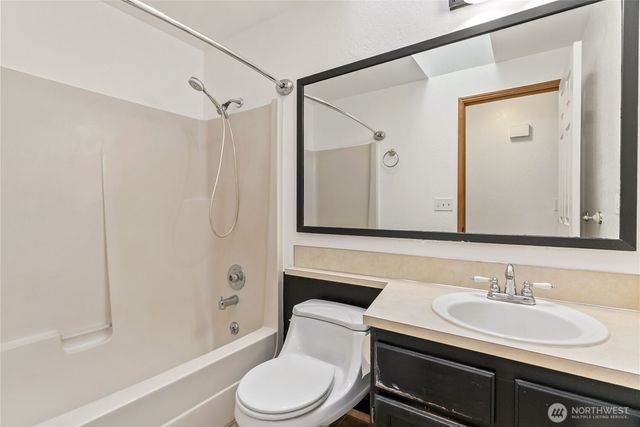 1321 Clover Loop SE, Olympia, WA 98513