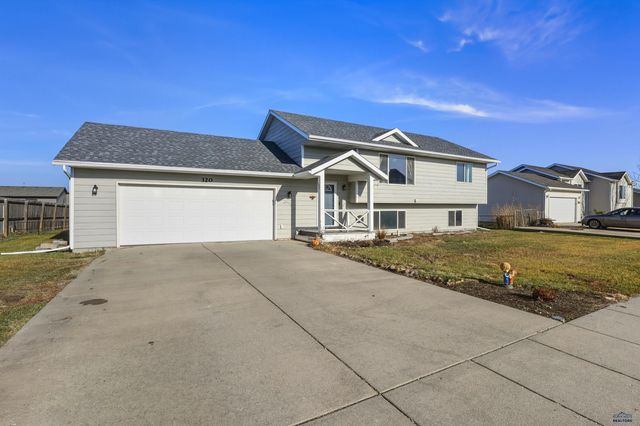 320 GRANDEUR LN, Rapid City, SD 57719