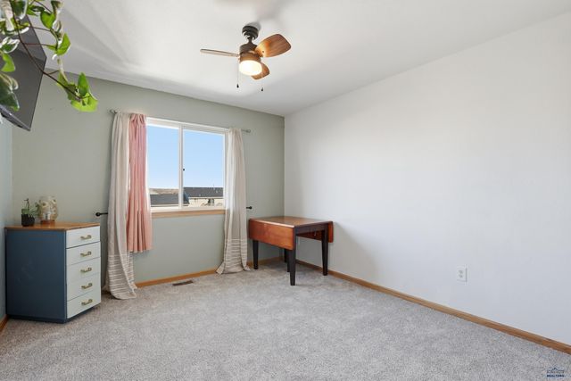 320 GRANDEUR LN, Rapid City, SD 57719