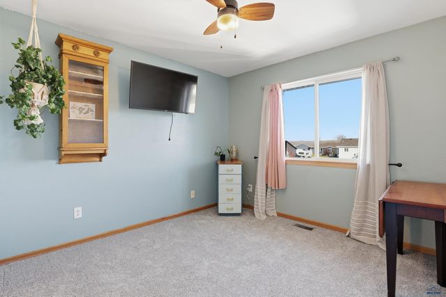 320 GRANDEUR LN, Rapid City, SD 57719