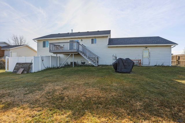 320 GRANDEUR LN, Rapid City, SD 57719