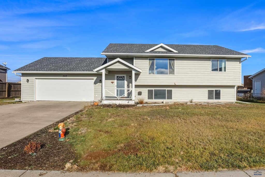 320 GRANDEUR LN, Rapid City, SD 57719