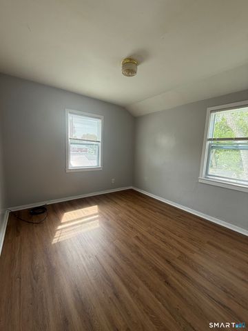 43 Pioneer Circle, Manchester, CT 06040