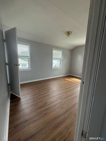 43 Pioneer Circle, Manchester, CT 06040