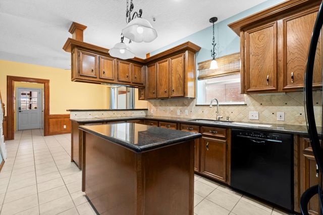 29 Tanager Trail, The Woodlands, TX 77381