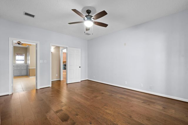 29 Tanager Trail, The Woodlands, TX 77381