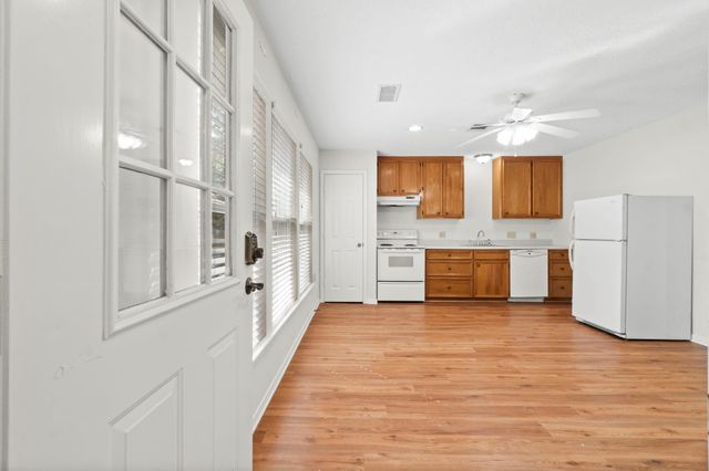 29 Tanager Trail, The Woodlands, TX 77381