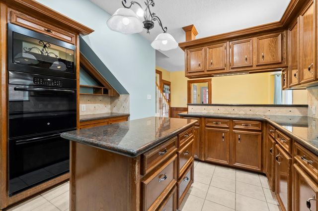 29 Tanager Trail, The Woodlands, TX 77381