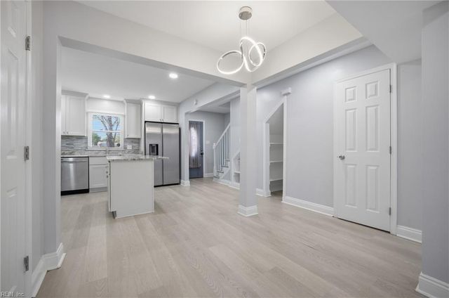 712 White Hall LN, Virginia Beach, VA 23462