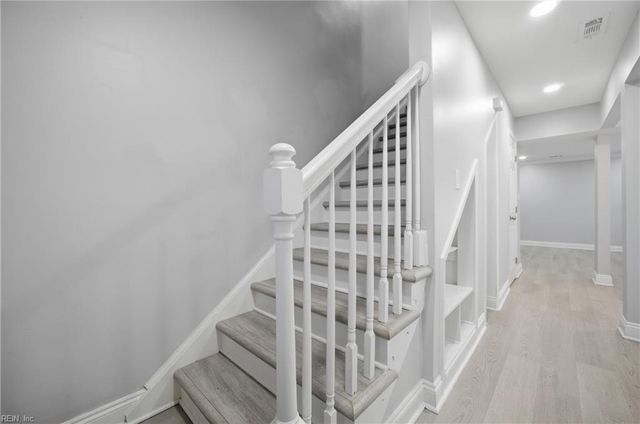 712 White Hall LN, Virginia Beach, VA 23462