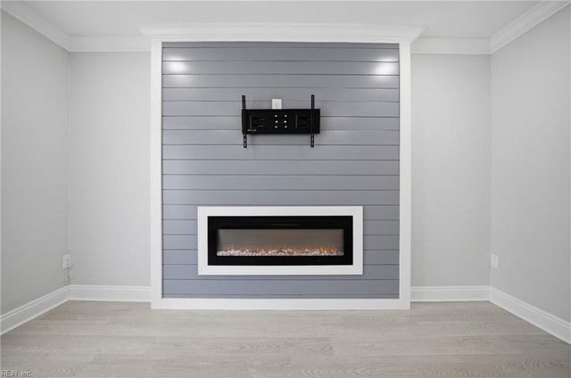 712 White Hall LN, Virginia Beach, VA 23462