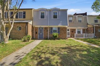 712 White Hall LN, Virginia Beach, VA 23462