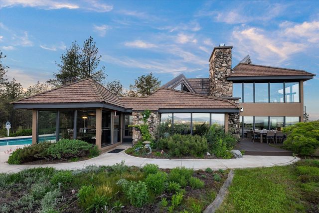 4302 N Indian Bluff Rd, Spokane, WA 99224