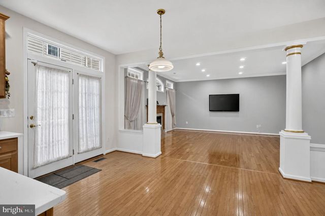 9954 E HILL DR, Lorton, VA 22079