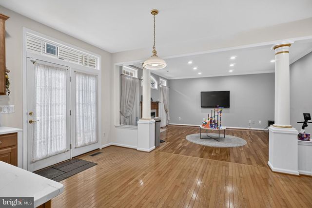 9954 E HILL DR, Lorton, VA 22079