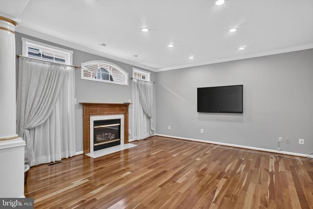 9954 E HILL DR, Lorton, VA 22079