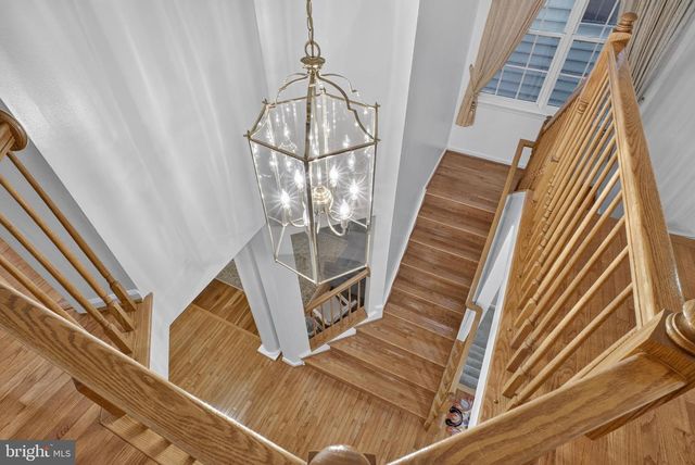 9954 E HILL DR, Lorton, VA 22079