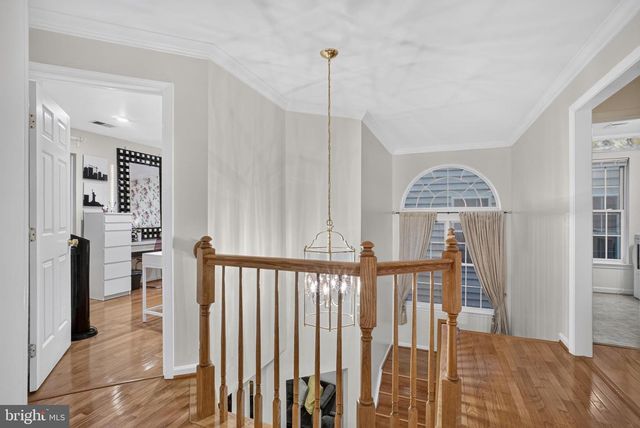 9954 E HILL DR, Lorton, VA 22079