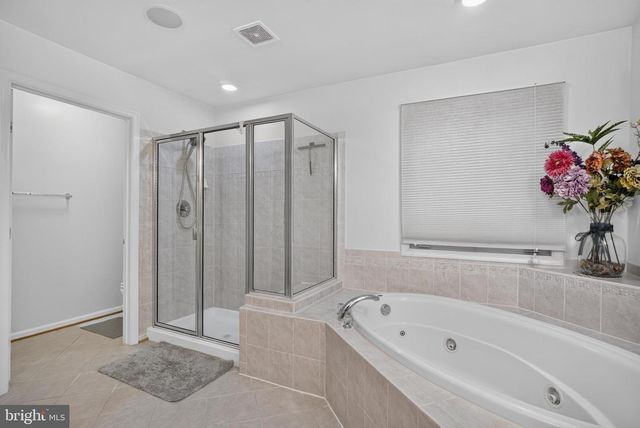 9954 E HILL DR, Lorton, VA 22079