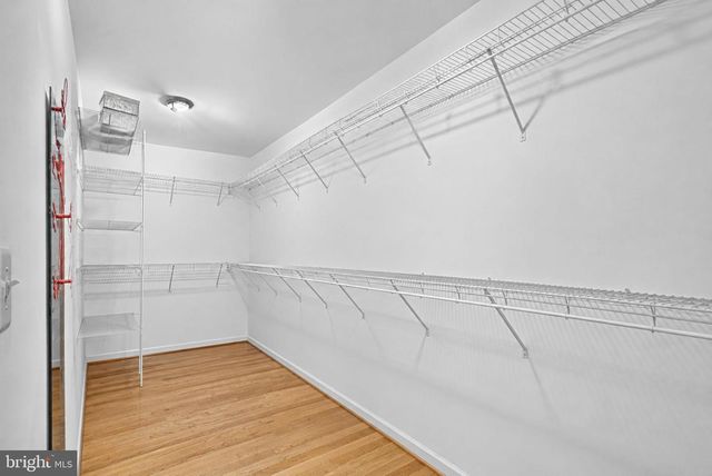 9954 E HILL DR, Lorton, VA 22079