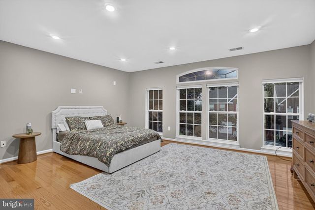 9954 E HILL DR, Lorton, VA 22079