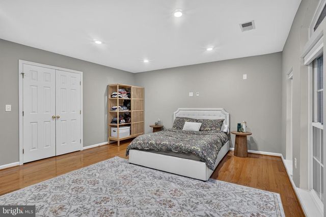 9954 E HILL DR, Lorton, VA 22079