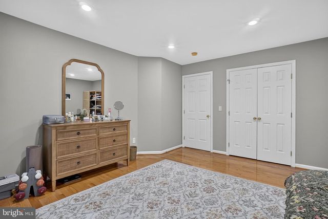 9954 E HILL DR, Lorton, VA 22079