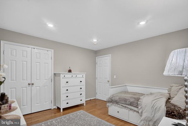 9954 E HILL DR, Lorton, VA 22079