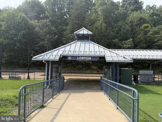 9954 E HILL DR, Lorton, VA 22079