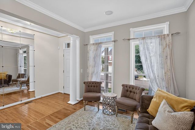 9954 E HILL DR, Lorton, VA 22079