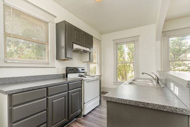 1230 Kings Highway, Dallas, TX 75208