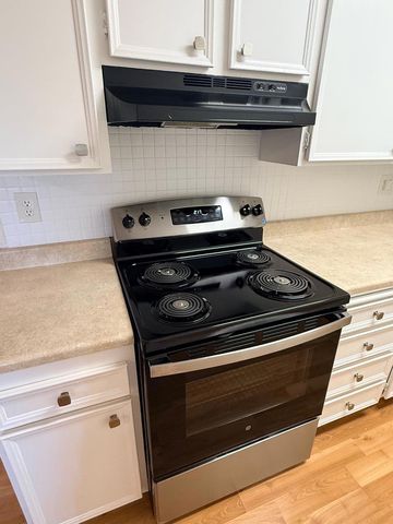 675 N Los Felices Circle W 210, Palm Springs, CA 92262