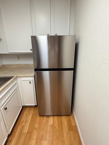 675 N Los Felices Circle W 210, Palm Springs, CA 92262