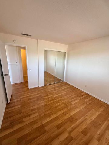 675 N Los Felices Circle W 210, Palm Springs, CA 92262