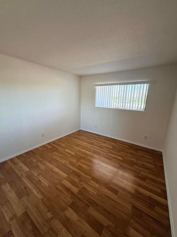 675 N Los Felices Circle W 210, Palm Springs, CA 92262