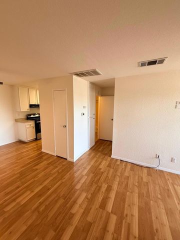 675 N Los Felices Circle W 210, Palm Springs, CA 92262
