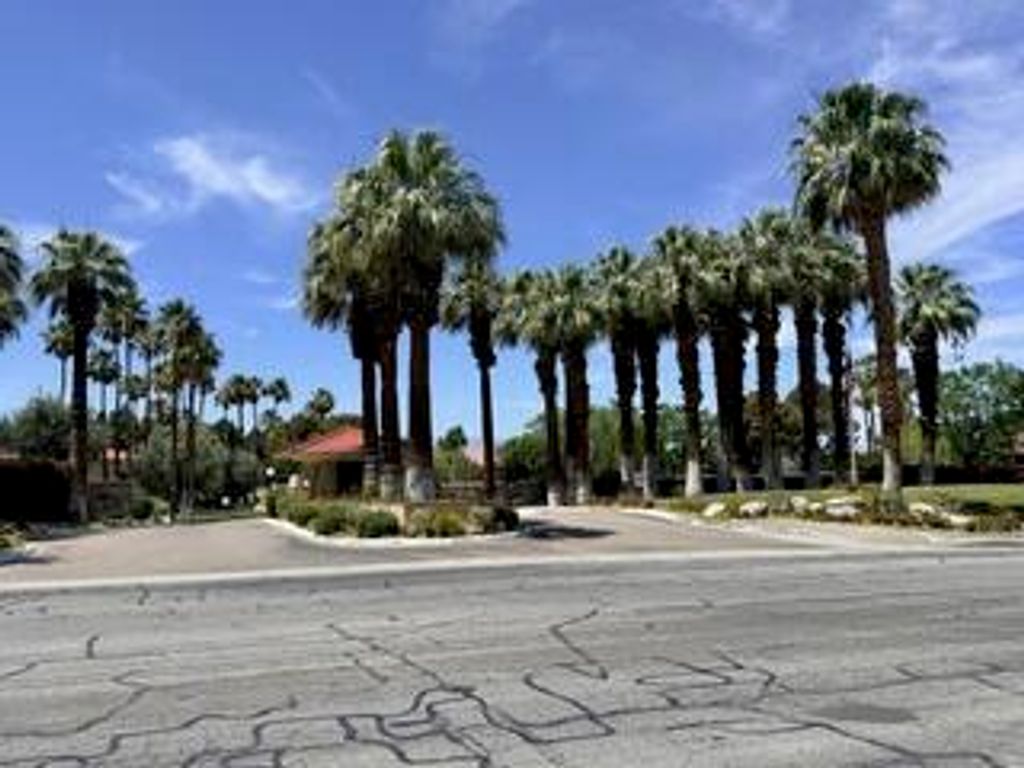 675 N Los Felices Circle W 210, Palm Springs, CA 92262