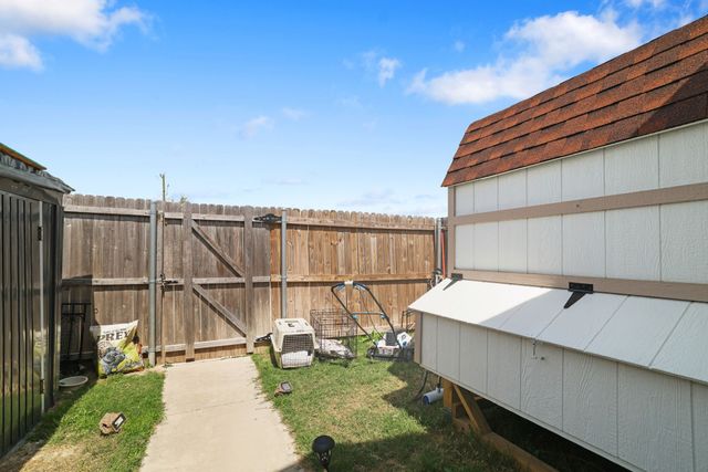 1445 Sterling Way, Ferris, TX 75125