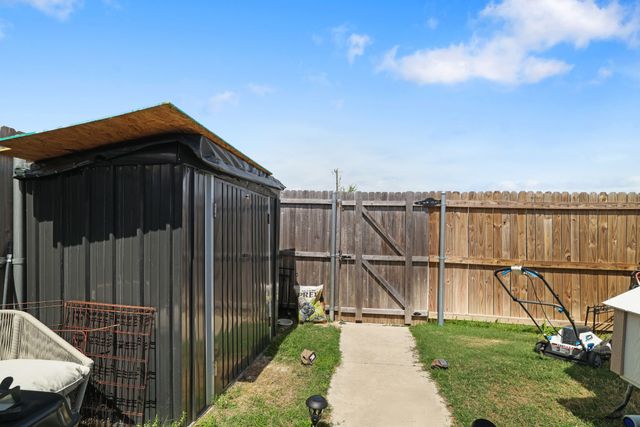1445 Sterling Way, Ferris, TX 75125