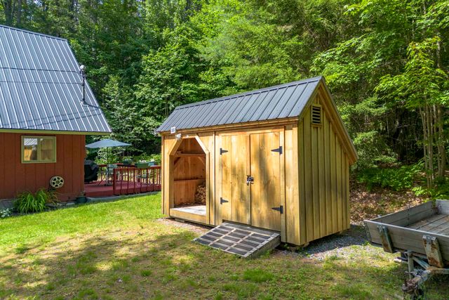 180 Debbie Higgins Lane, Wardsboro, VT 05355