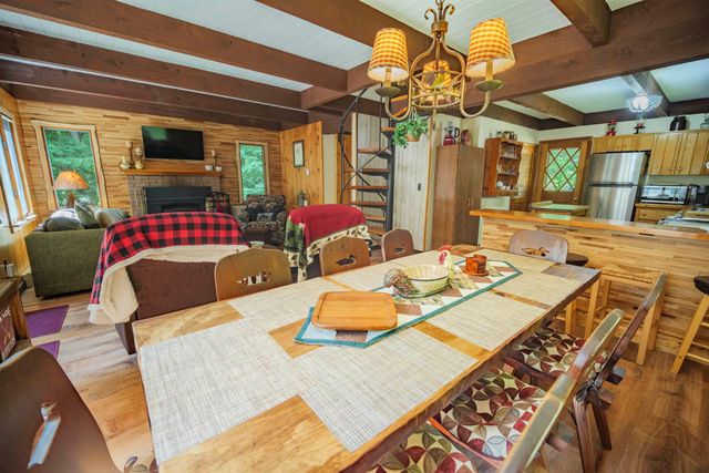 180 Debbie Higgins Lane, Wardsboro, VT 05355