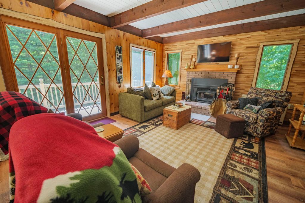 180 Debbie Higgins Lane, Wardsboro, VT 05355